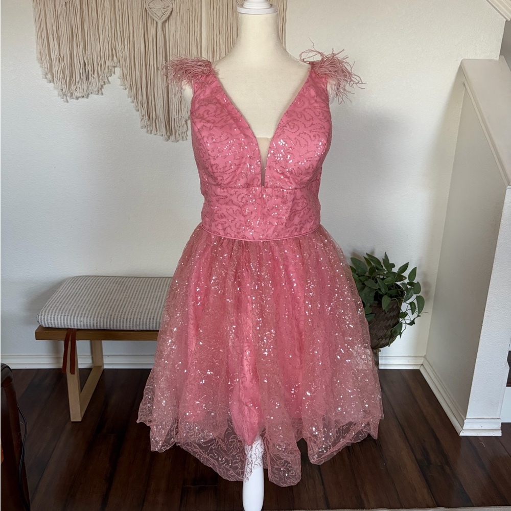 Elegant short Pink Dress